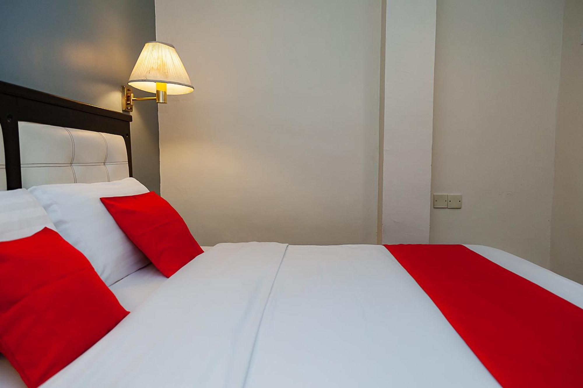 Super Oyo 90055 Mansion Inn Сібу Екстер'єр фото