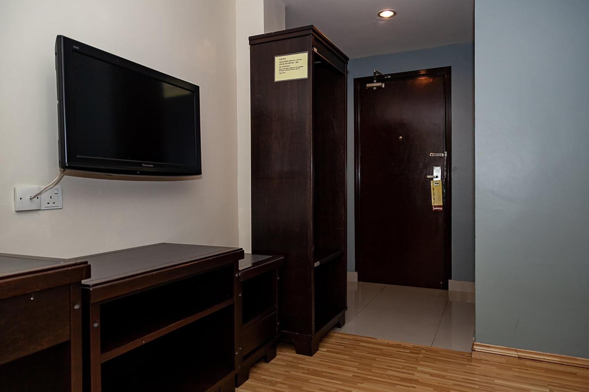 Super Oyo 90055 Mansion Inn Сібу Екстер'єр фото