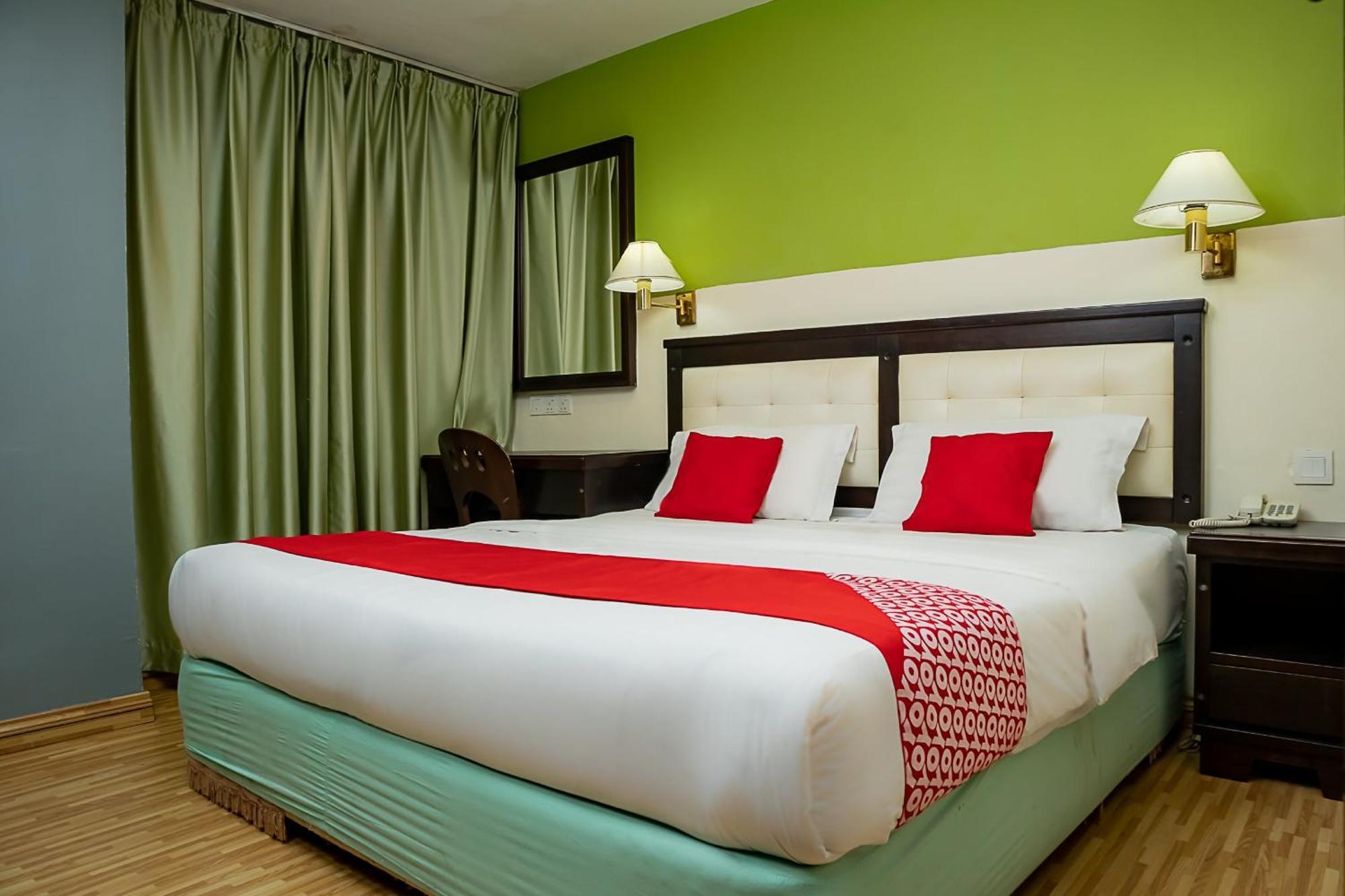 Super Oyo 90055 Mansion Inn Сібу Екстер'єр фото
