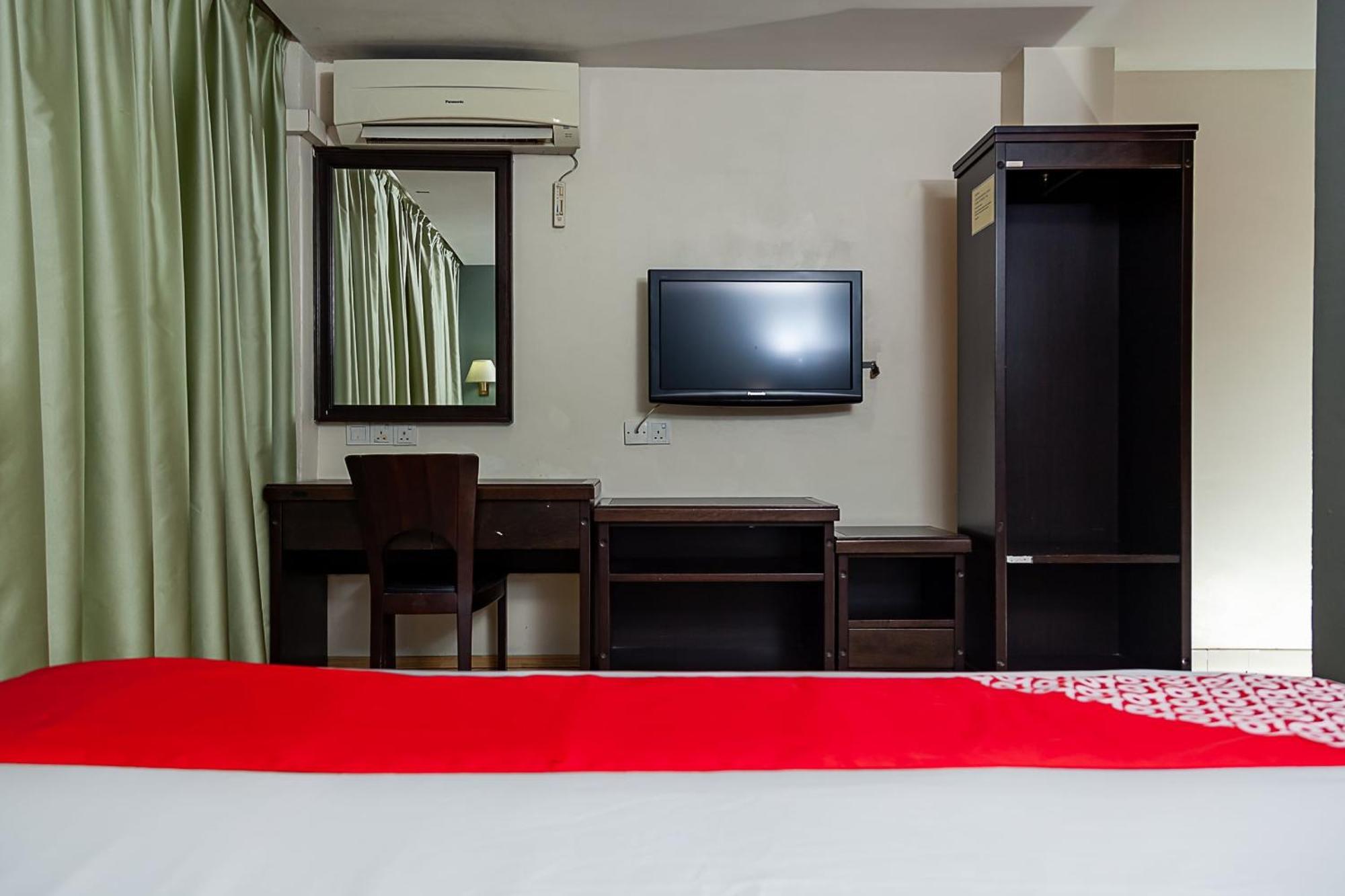 Super Oyo 90055 Mansion Inn Сібу Екстер'єр фото
