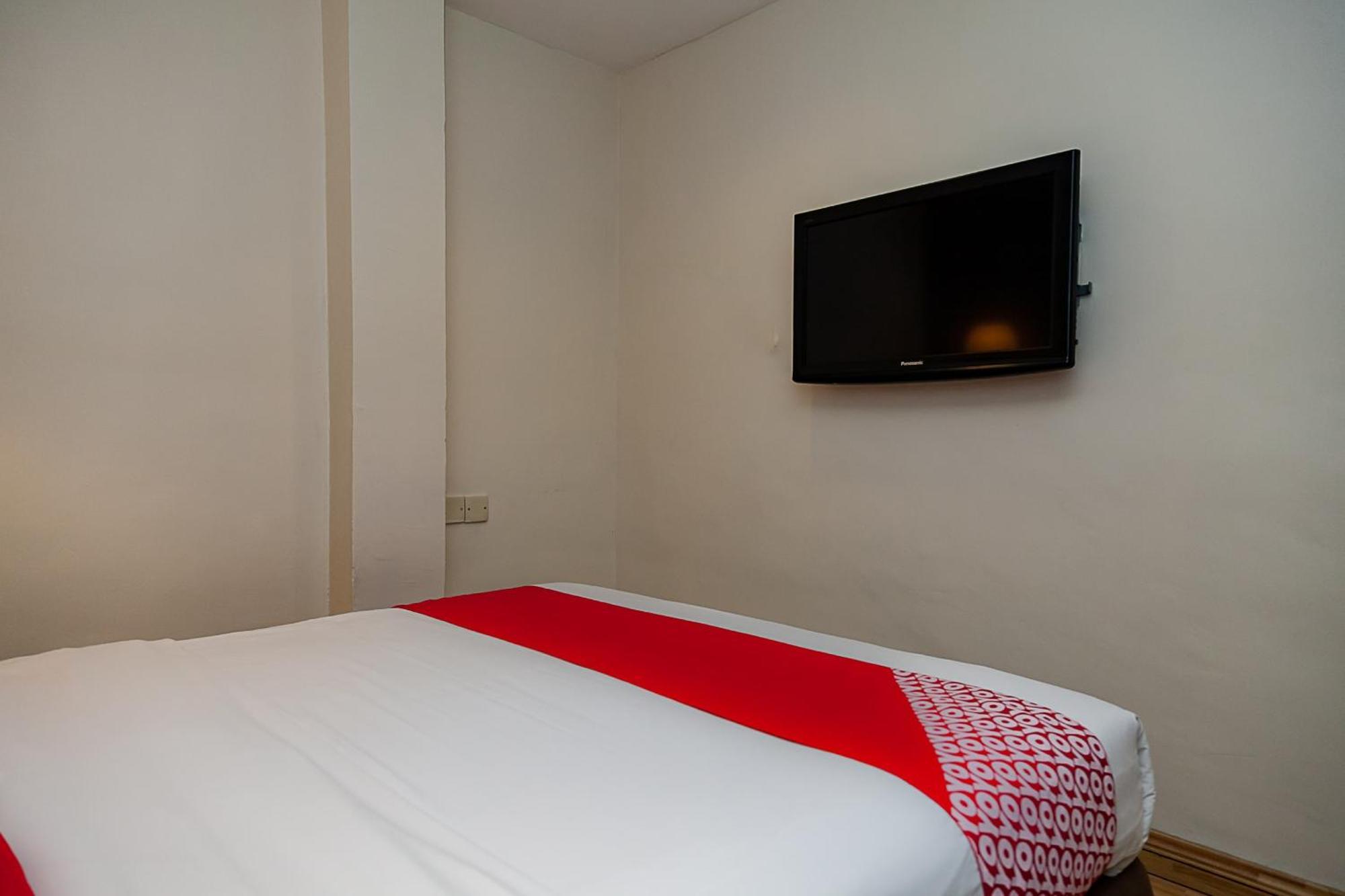 Super Oyo 90055 Mansion Inn Сібу Екстер'єр фото