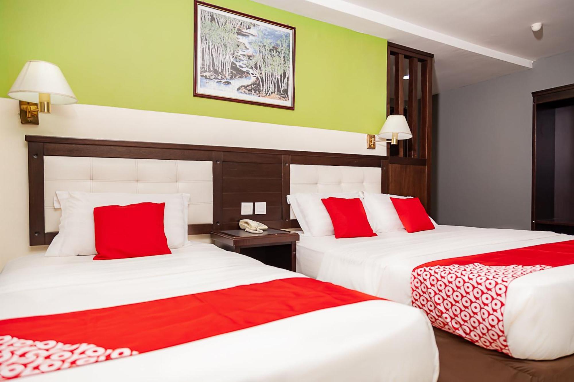 Super Oyo 90055 Mansion Inn Сібу Екстер'єр фото