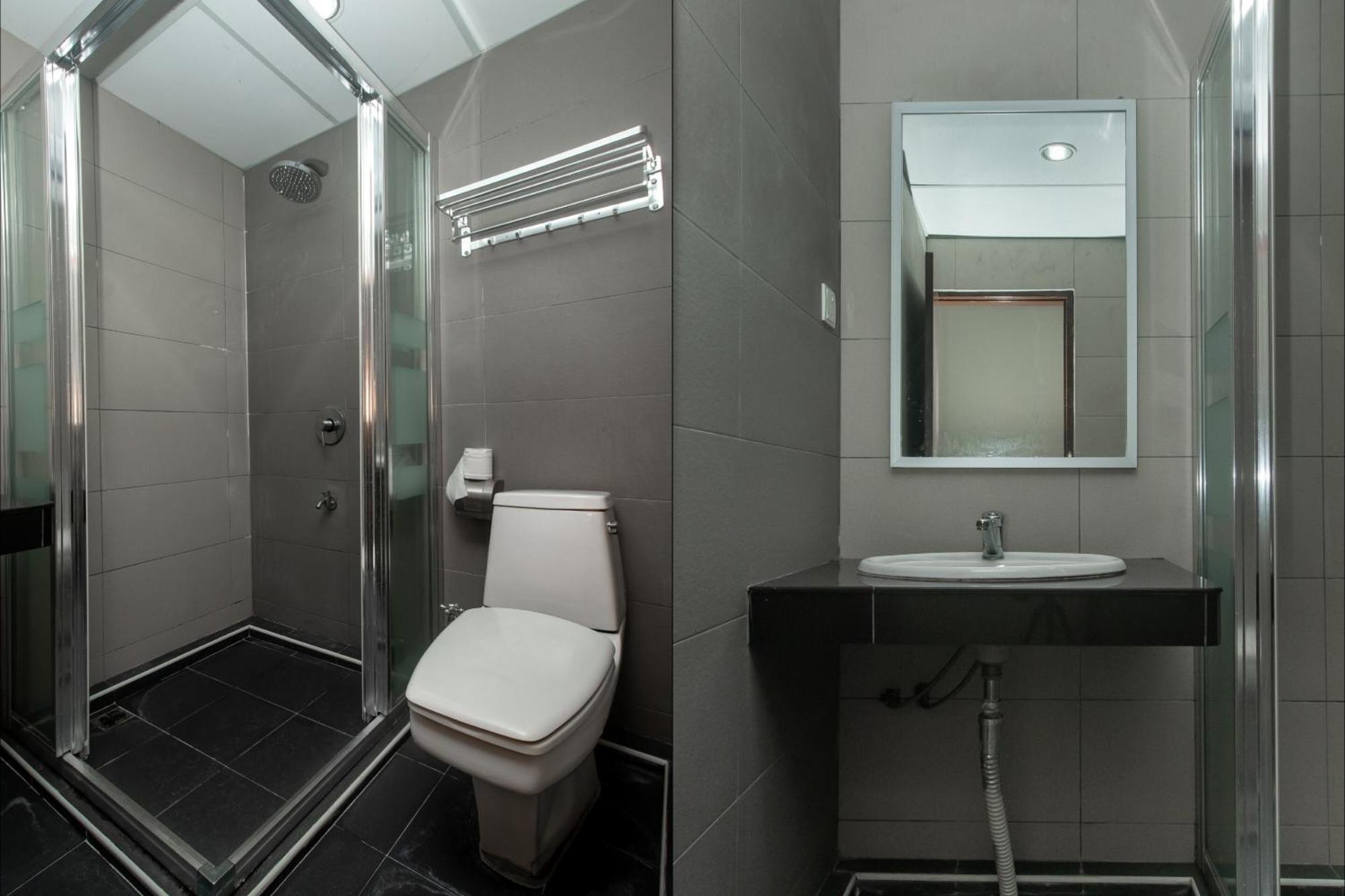 Super Oyo 90055 Mansion Inn Сібу Екстер'єр фото