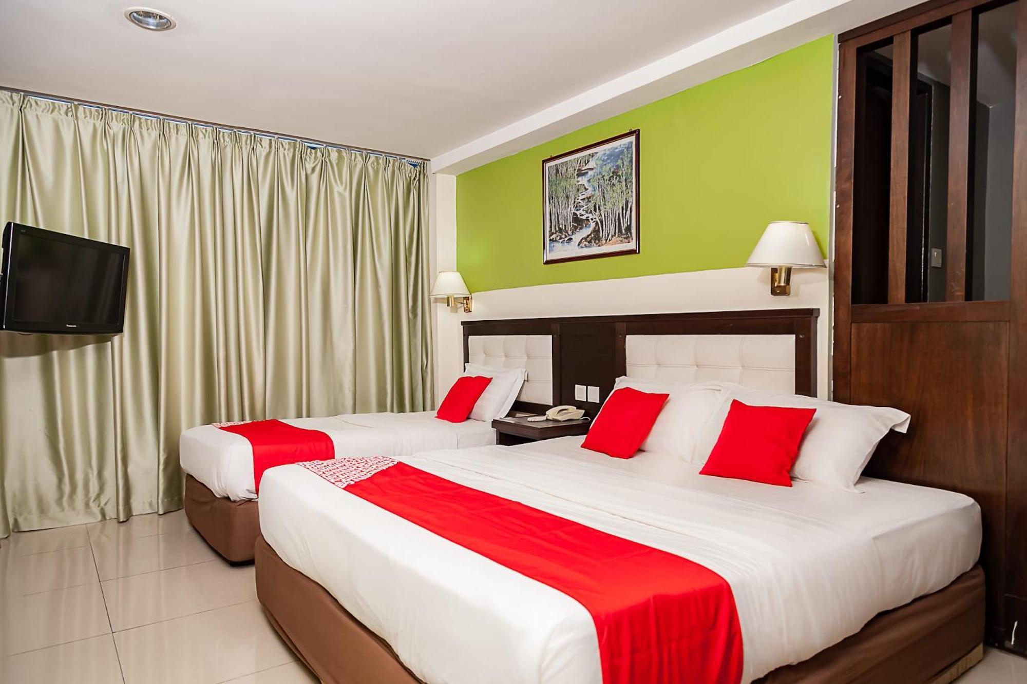 Super Oyo 90055 Mansion Inn Сібу Екстер'єр фото